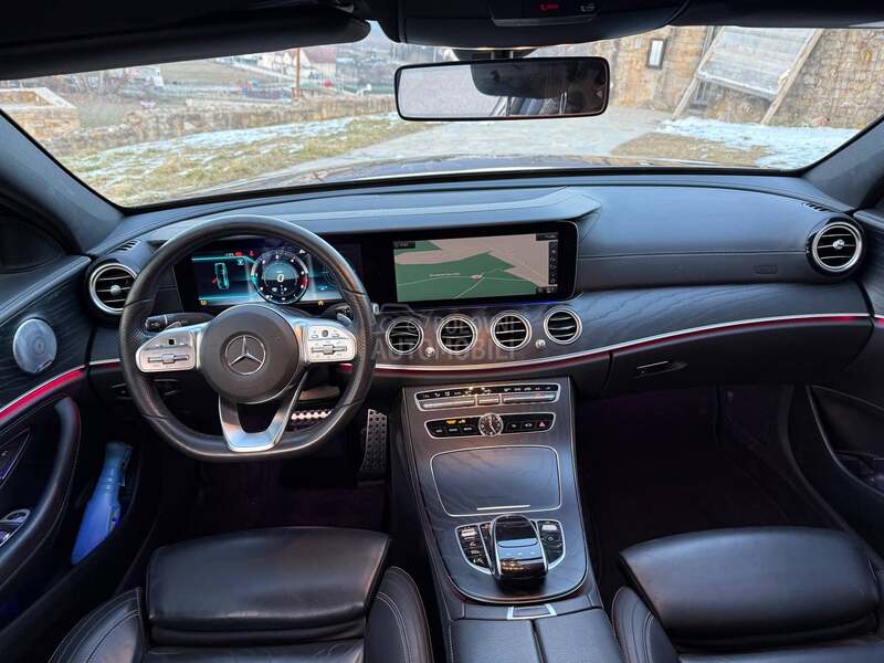 Mercedes Benz E 220 AMG