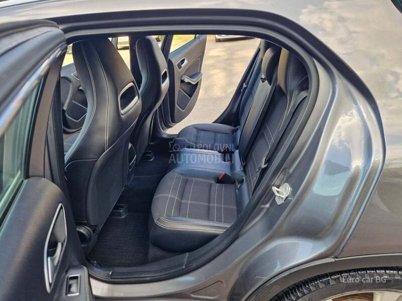 Mercedes Benz GLA 180 L E D   N A V I