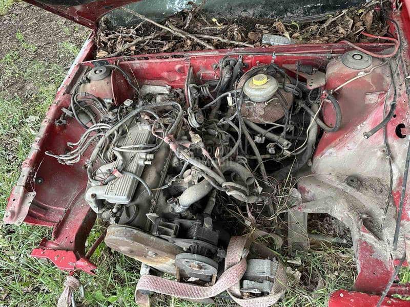 Audi 90 2.2 1990. god. -  kompletan auto u delovima