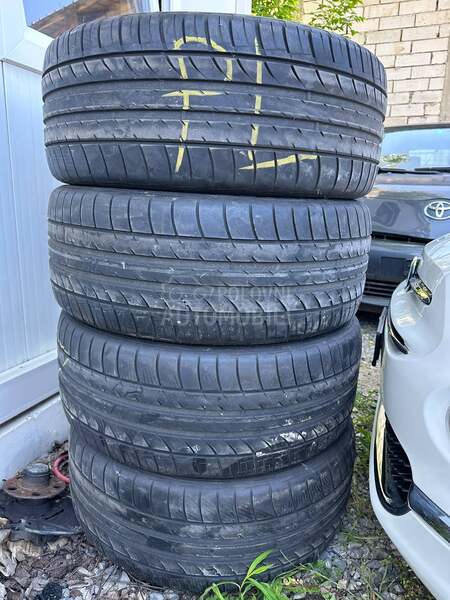 Dunlop 275/40 R22 Letnja