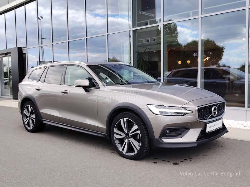 Volvo V60 Cross Country B4 AWD PRO A/T