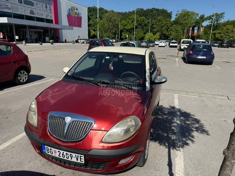 Lancia Ypsilon bicolore