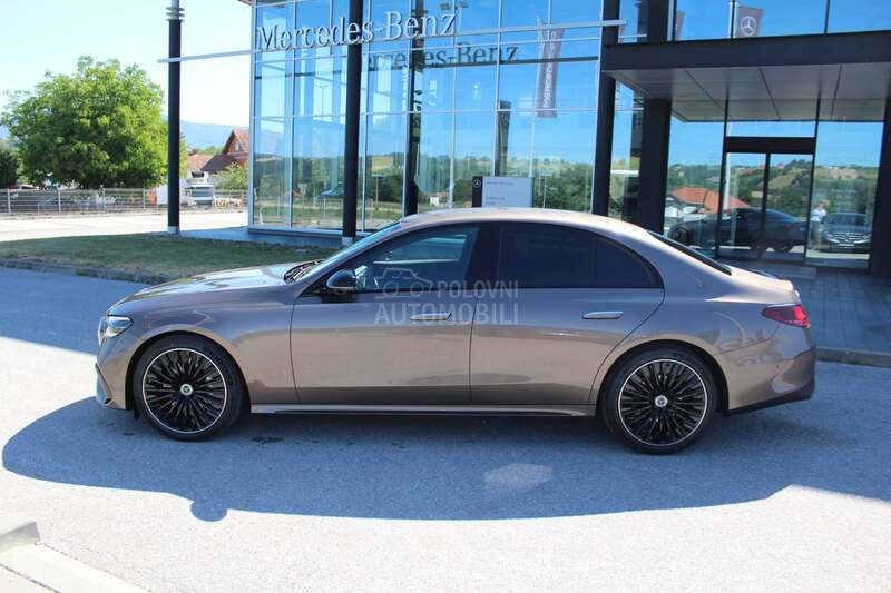 Mercedes Benz E 220 AMG