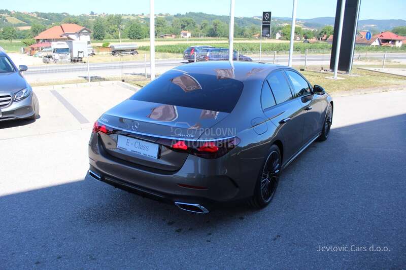 Mercedes Benz E 220 AMG