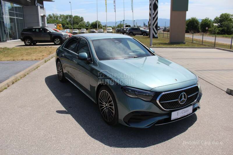 Mercedes Benz E 220 AMG