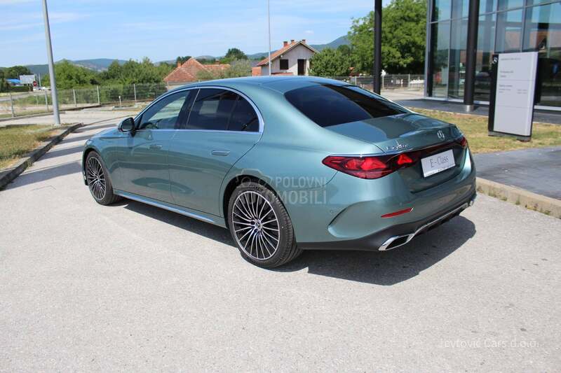 Mercedes Benz E 220 AMG