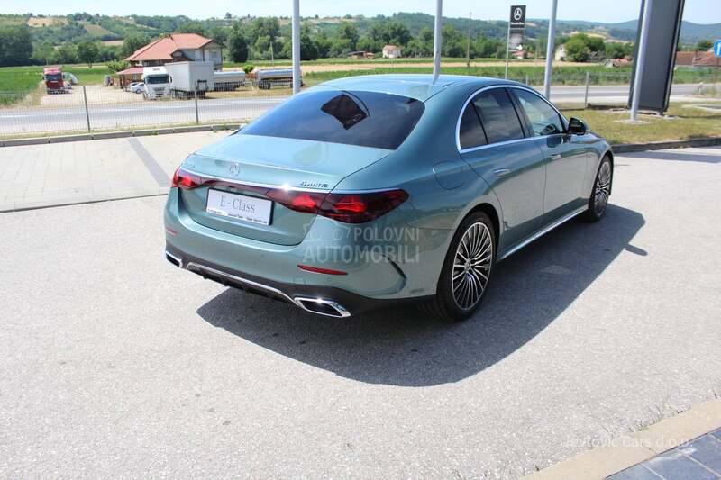 Mercedes Benz E 220 AMG