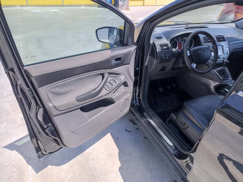 Ford Kuga TITANIJUM 2.0 4X4