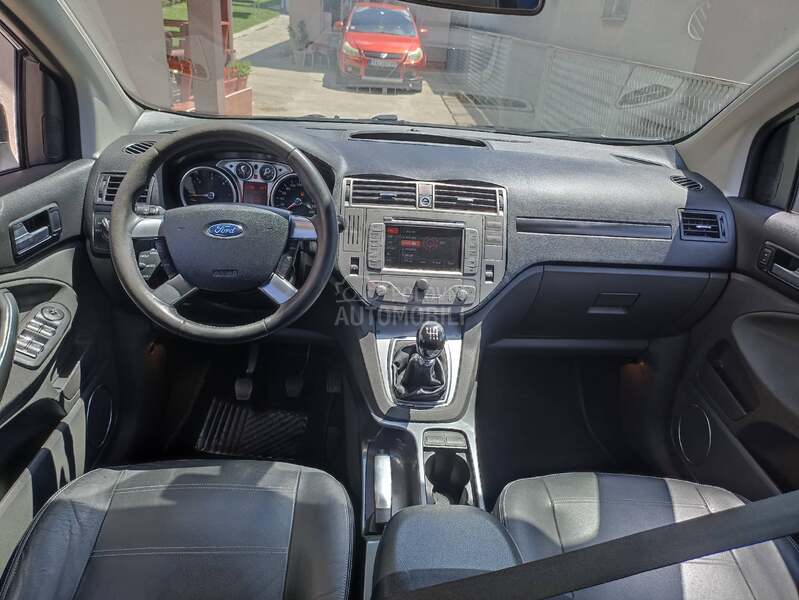Ford Kuga TITANIJUM 2.0 4X4