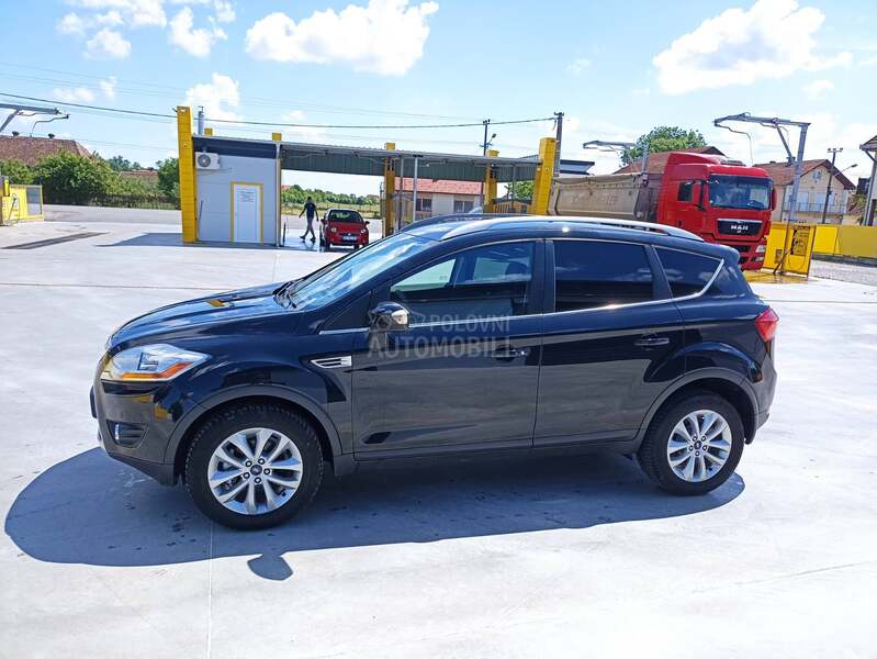 Ford Kuga TITANIJUM 2.0 4X4