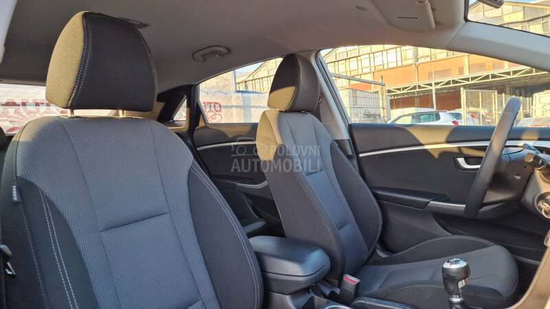 Hyundai i30 KREDlTl/SWlSS