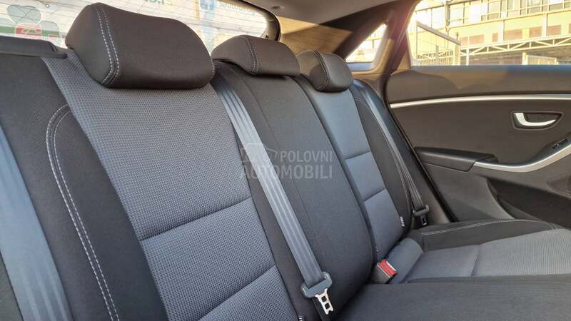 Hyundai i30 KREDlTl/SWlSS