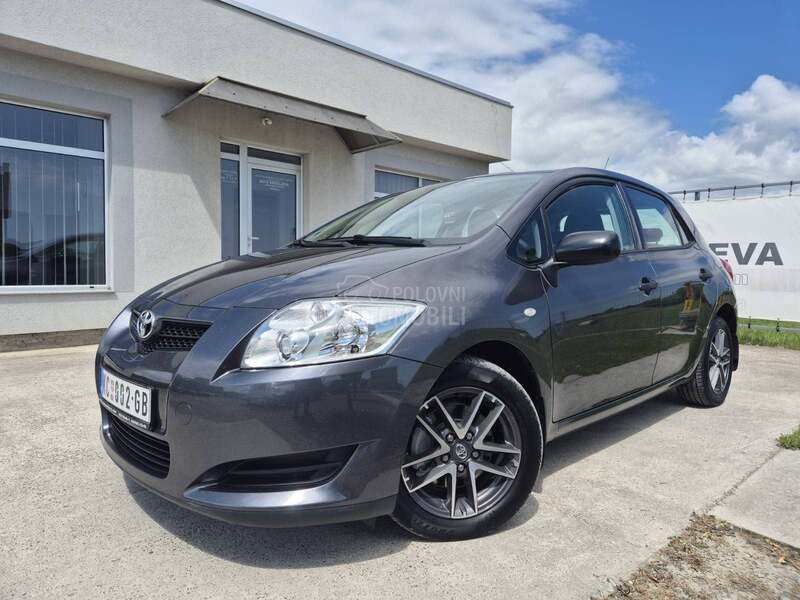 Toyota Auris 