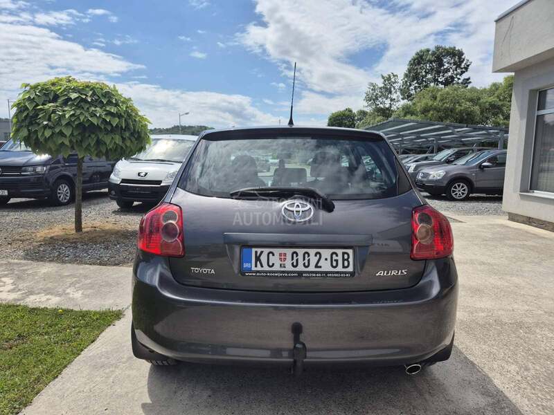 Toyota Auris 