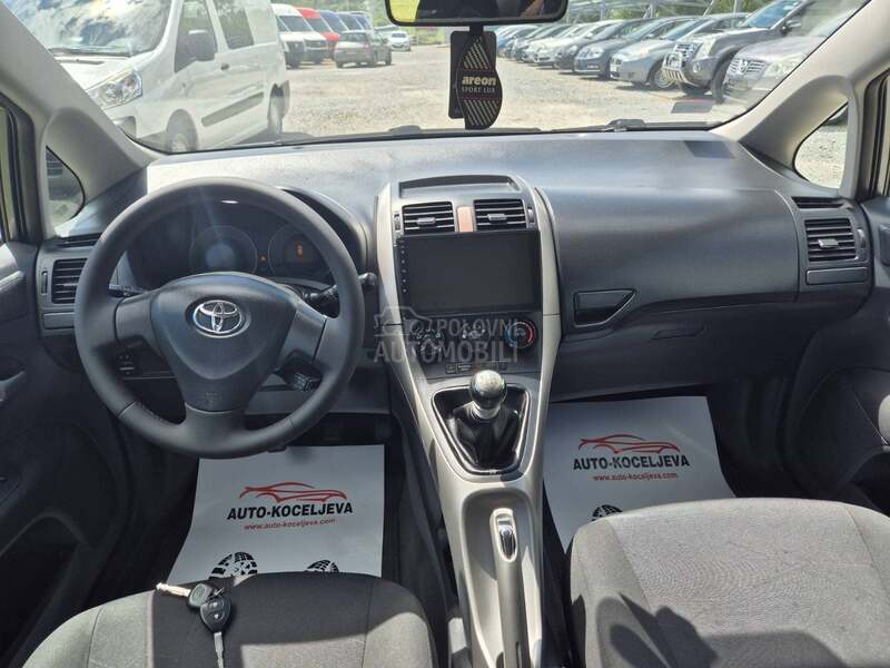 Toyota Auris 