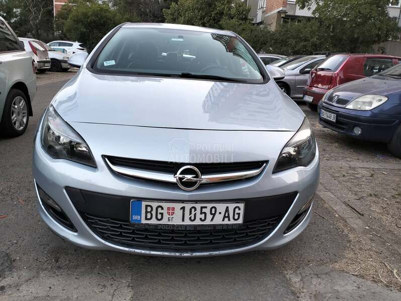 Opel Astra J 1.6 k a o n o v a