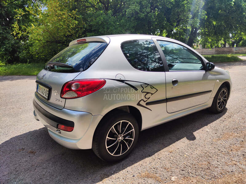 Peugeot 206 plus 