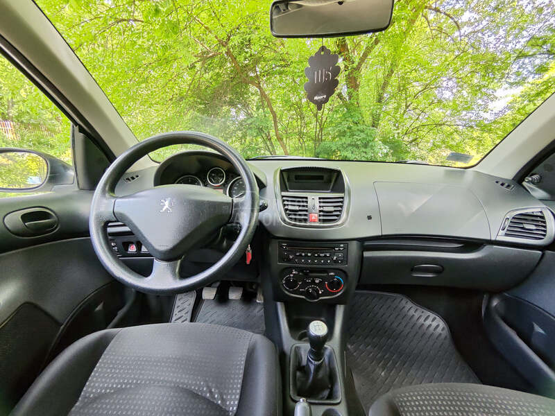 Peugeot 206 plus 