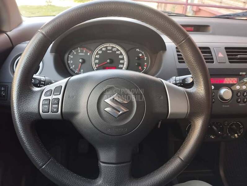 Suzuki Swift 1,3