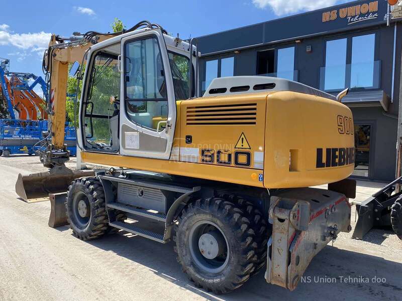 Liebherr A 900 C litronic