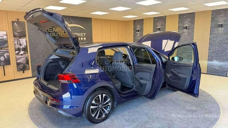 Volkswagen Golf 8 //2.0 TDI/S A L O N