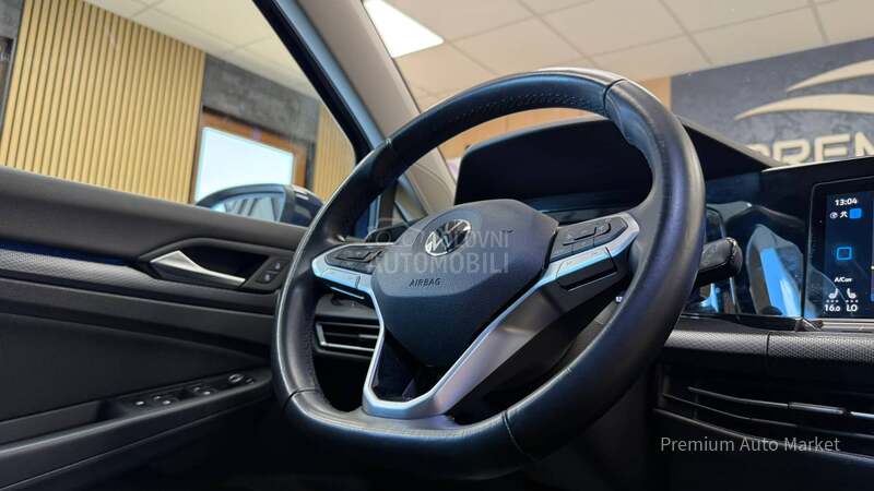 Volkswagen Golf 8 //2.0 TDI/S A L O N