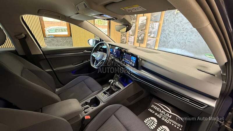 Volkswagen Golf 8 //2.0 TDI/S A L O N