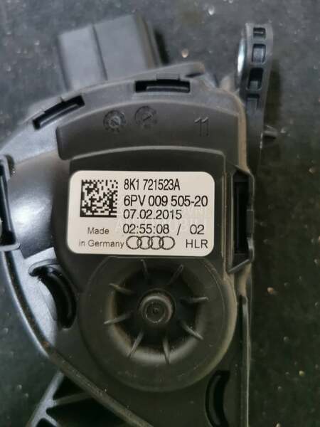 pedala gasa b8