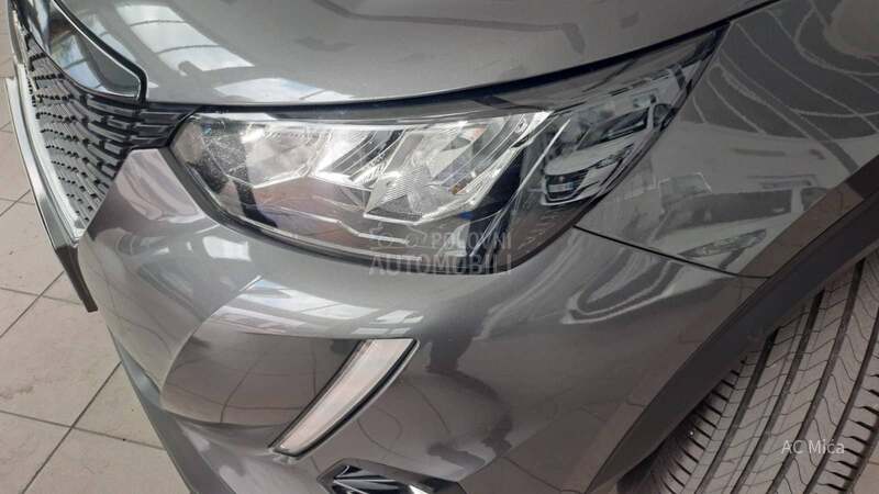 Peugeot 2008 1.2 PURE NAV LED ALU