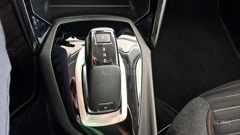 Peugeot 2008 1.2 PURE NAV LED ALU