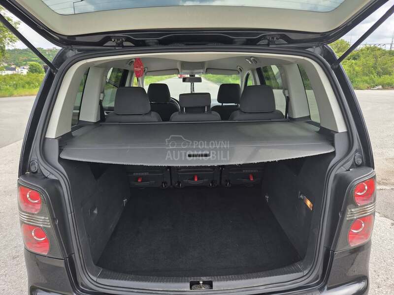 Volkswagen Touran CROSS