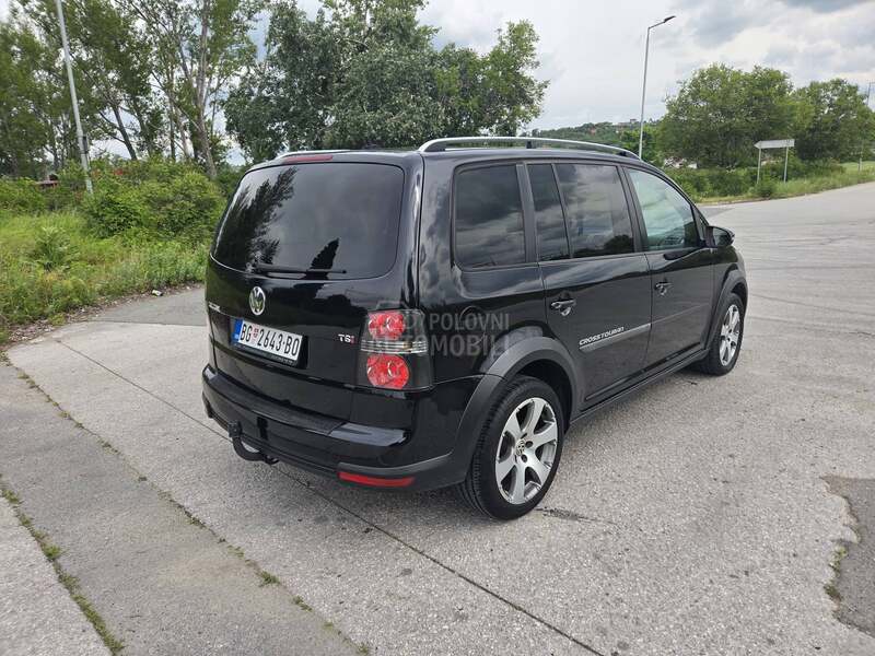 Volkswagen Touran CROSS