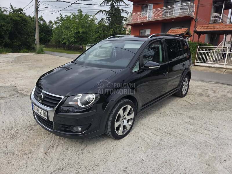 Volkswagen Touran CROSS