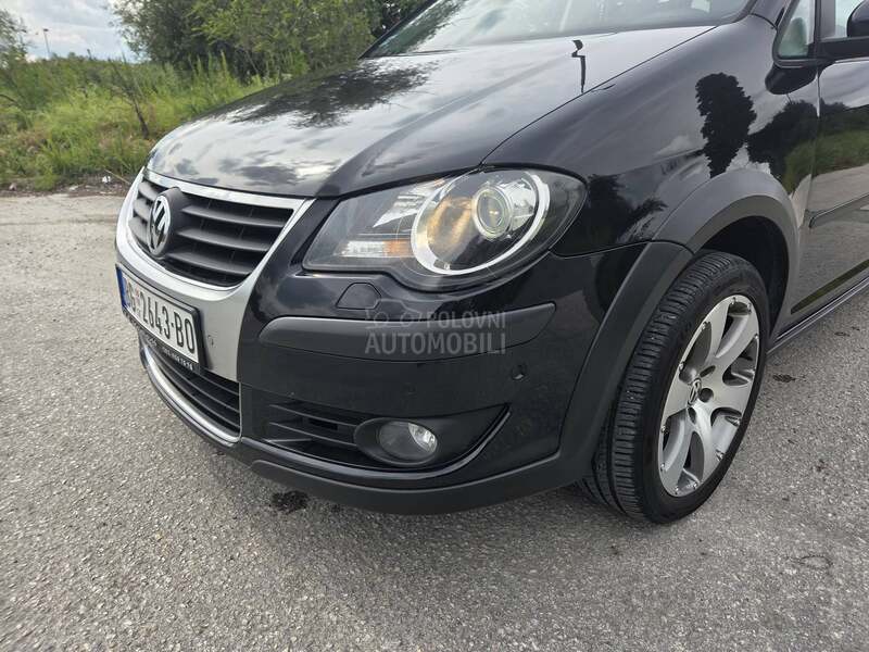 Volkswagen Touran CROSS
