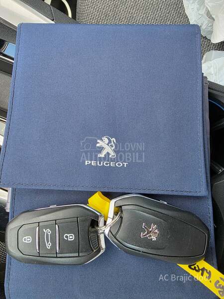 Peugeot 3008 1.2 Allure AT