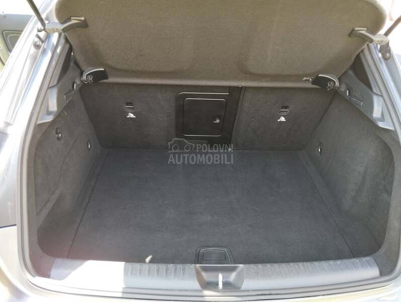 Mercedes Benz GLA 200 LED  AUT