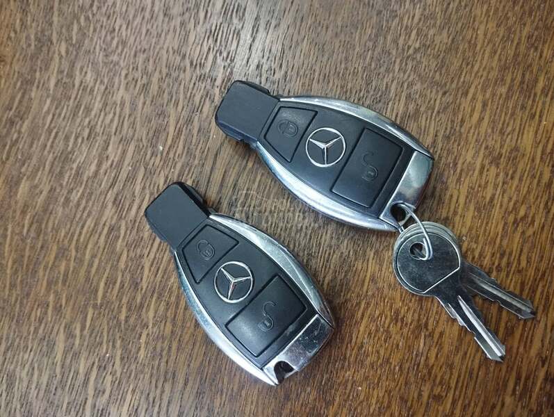 Mercedes Benz GLA 200 LED  AUT
