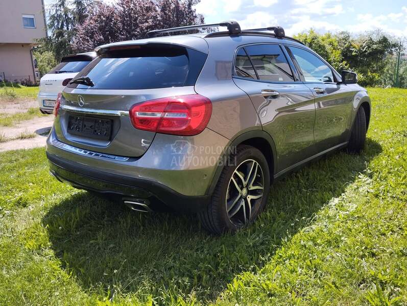 Mercedes Benz GLA 200 LED  AUT