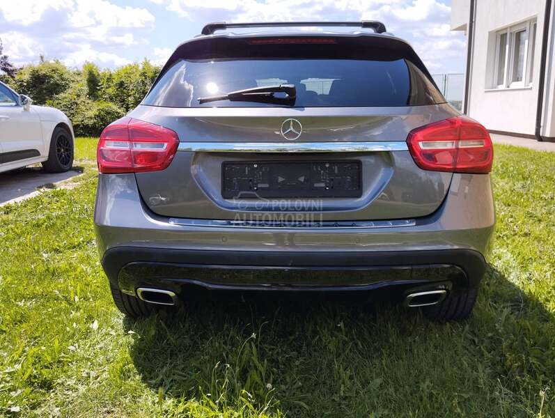 Mercedes Benz GLA 200 LED  AUT