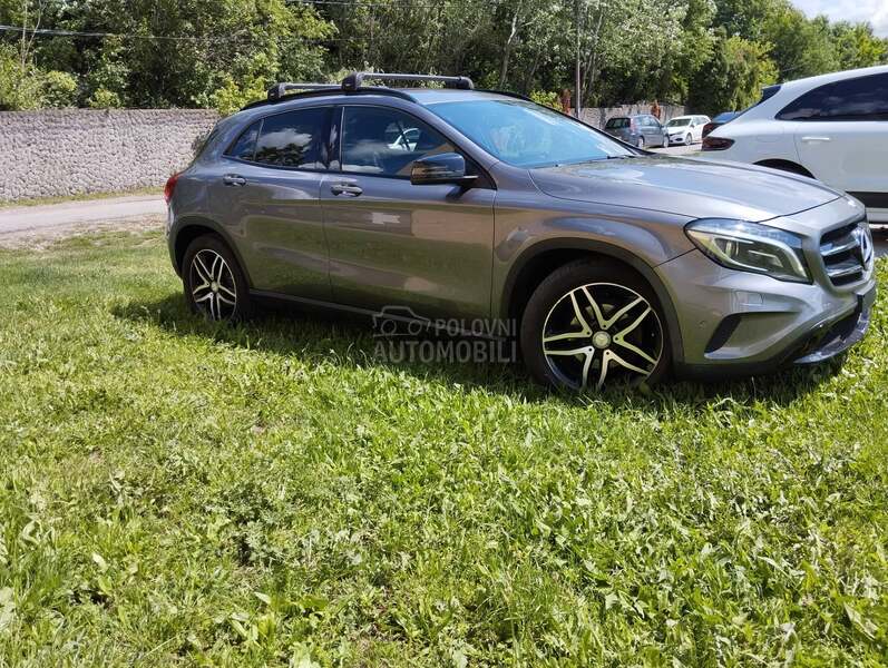 Mercedes Benz GLA 200 LED  AUT