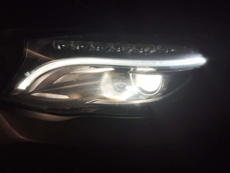 Mercedes Benz GLA 200 LED  AUT