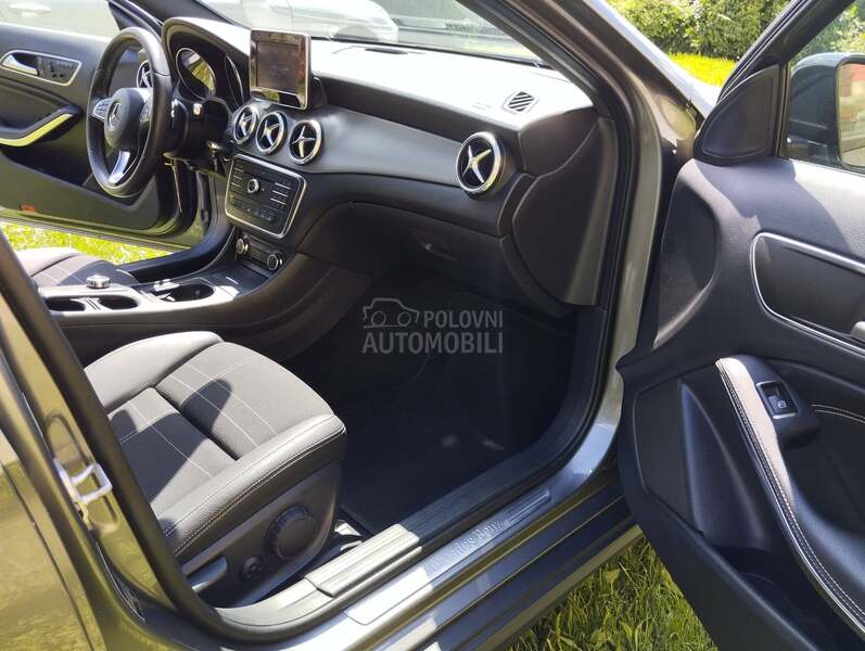 Mercedes Benz GLA 200 LED  AUT