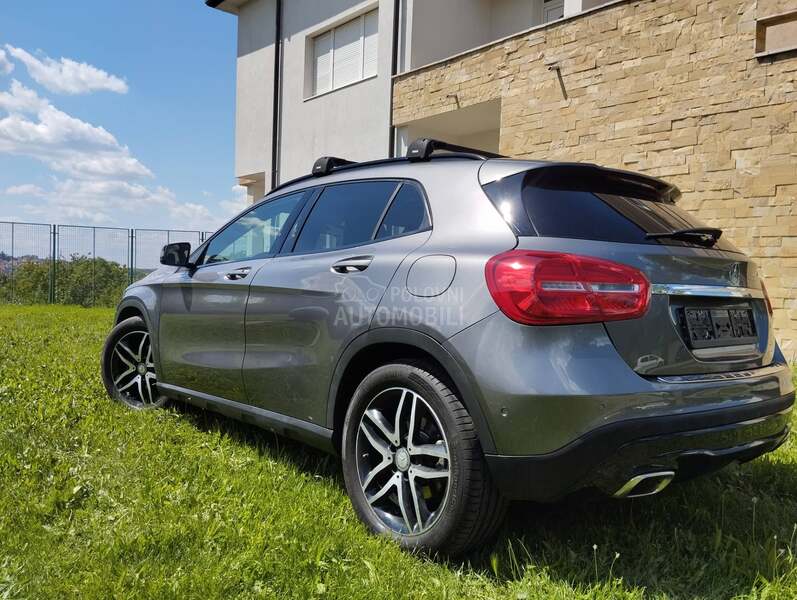 Mercedes Benz GLA 200 LED  AUT