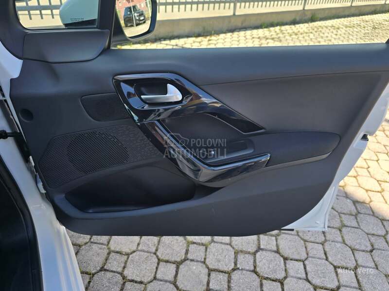 Peugeot 208 1.6 HDI