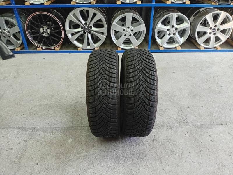 Semperit 185/60 R15 Zimska
