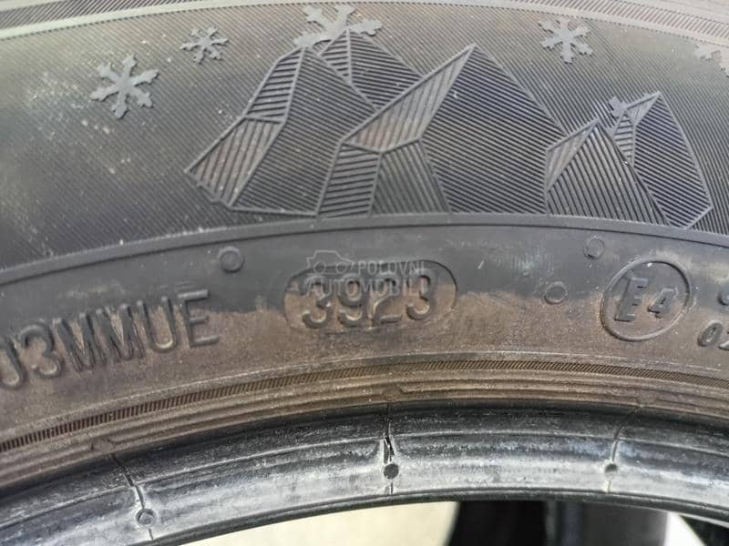 Semperit 185/60 R15 Zimska