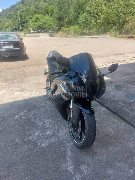 Kawasaki ZX6R