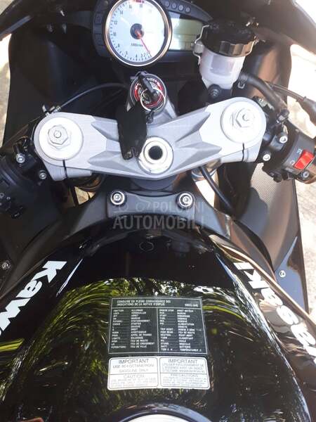 Kawasaki ZX6R