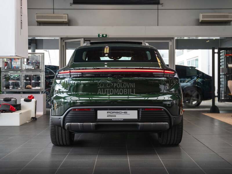 Porsche Macan 4S Electric