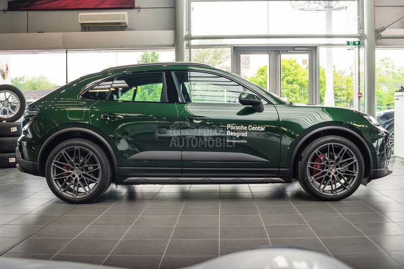Porsche Macan 4S Electric